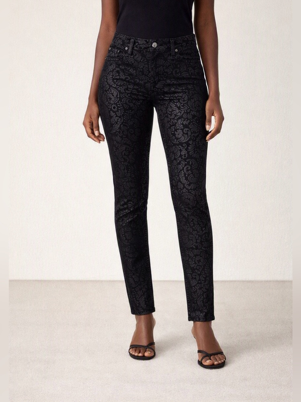 SEVEN7 - Legging Jean in Black. Damask allover print. Low rise. Size 31